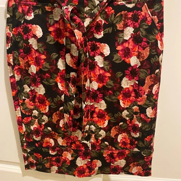 NEW WITH OUT TAG BANANA REPUBLIC FLORAL SKIRT SIZE 0-2. - Picture 2 of 8